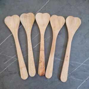 SENDOK LOVE 18 CM KAYU MAHONI